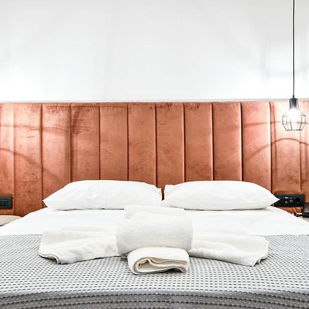 Aeolos Luxury Suites Atene Esterno foto