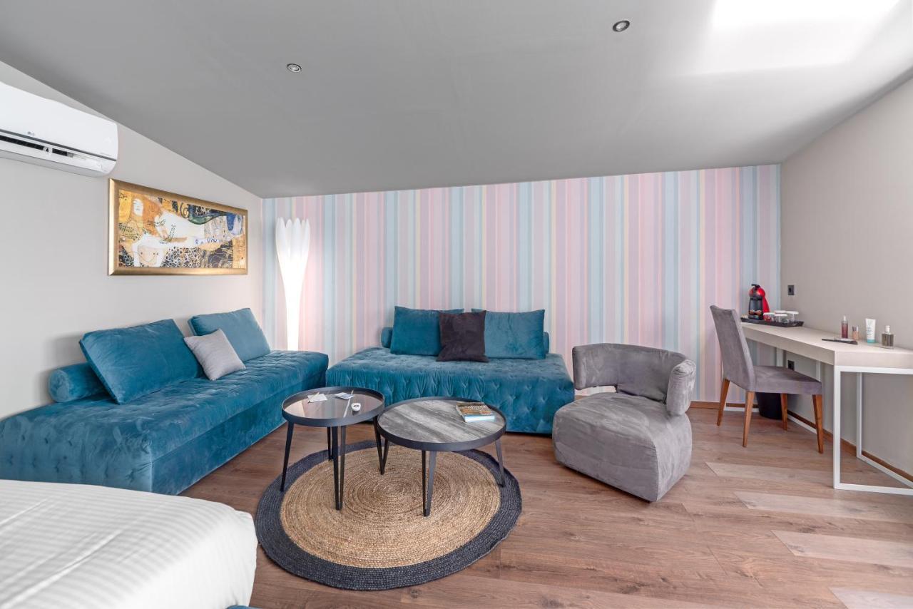 Aeolos Luxury Suites Atene Esterno foto
