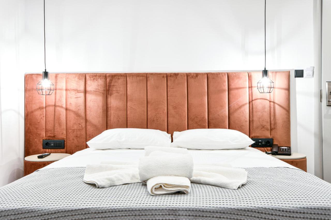 Aeolos Luxury Suites Atene Esterno foto